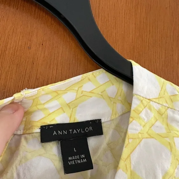 Ann Taylor Yellow Geometric Sleeveless Blouse - Picture 3 of 6